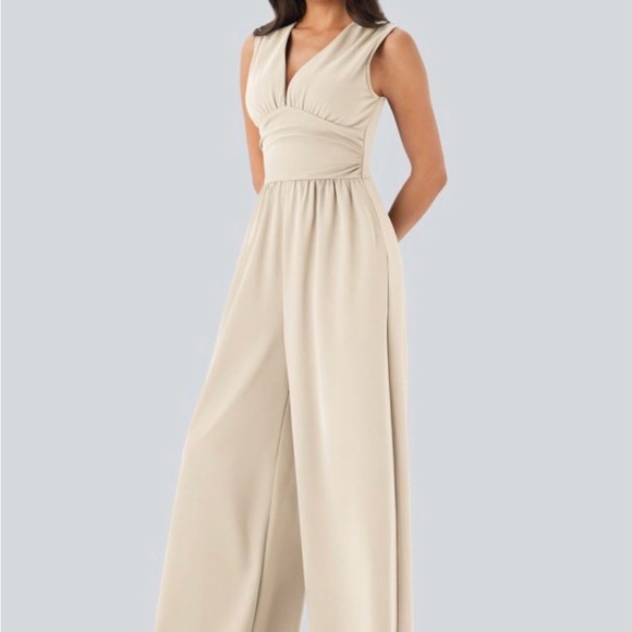 HALARA Cream Sleeveless Jumpsuit - Picture 3 of 8